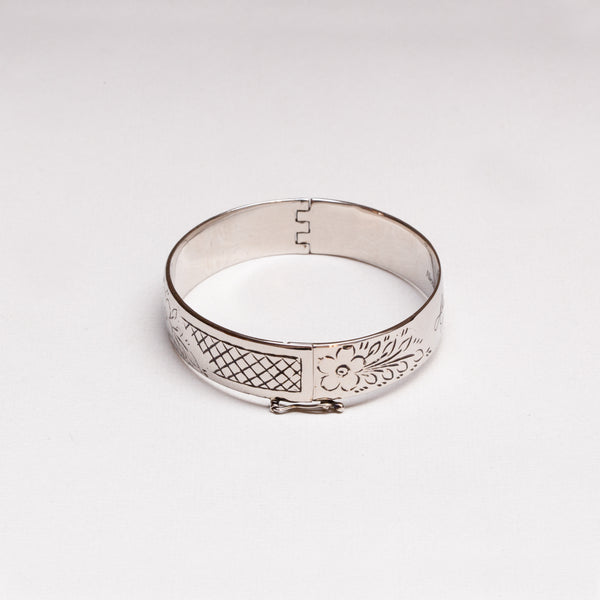 Alexander mcqueen hot sale razor bracelet