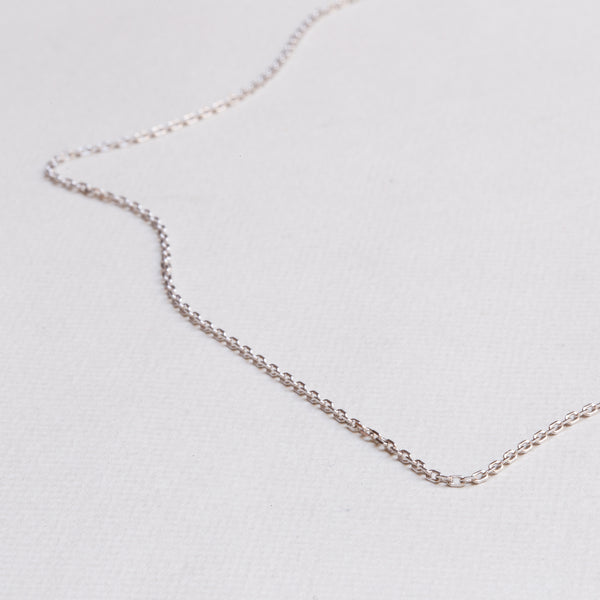 White Gold Plain Chain Necklace felt