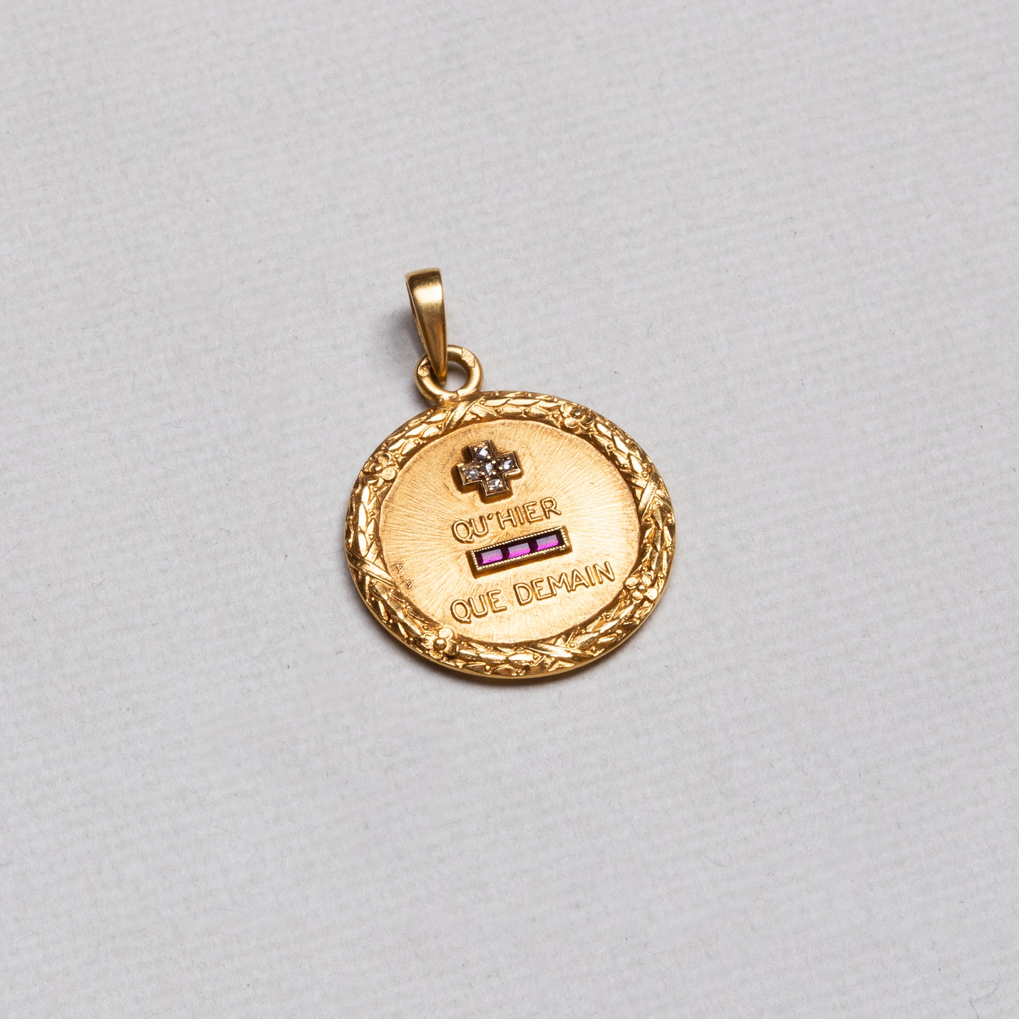 Vintage 18ct Gold Pendant with Diamonds and Rubies