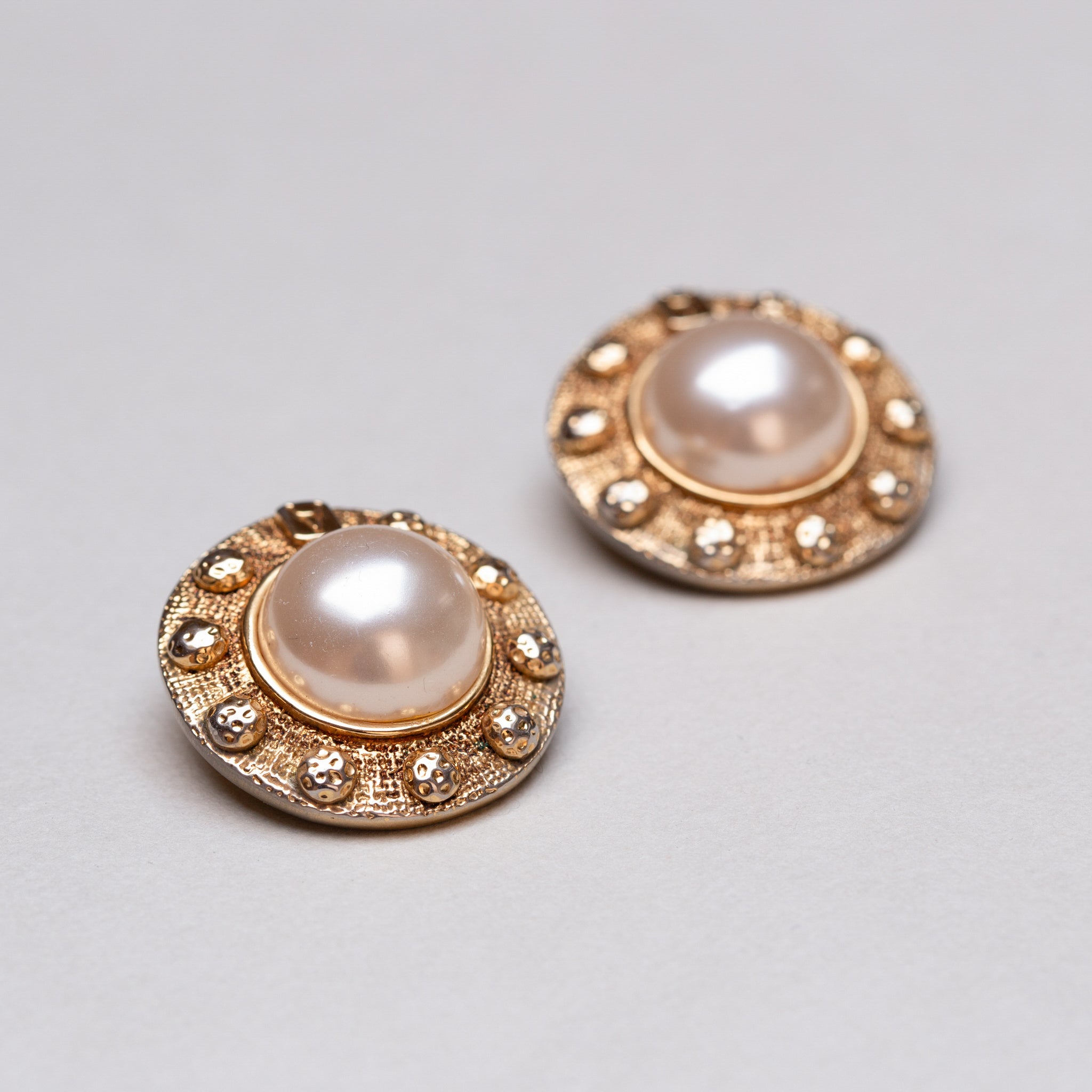 Vintage Alexandre de Paris Gold Clip-on Earrings with Pearl - felt