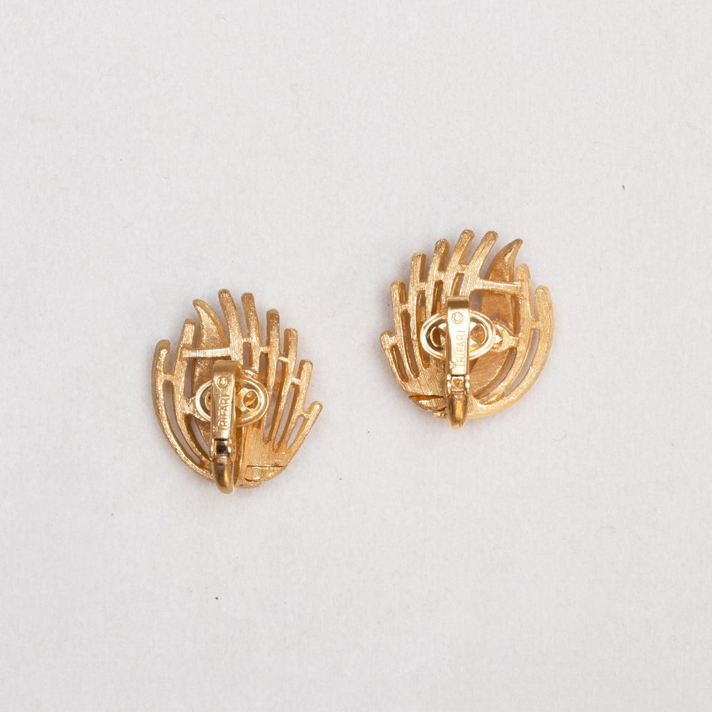 Vintage Trifari Gold Clip-on Earrings