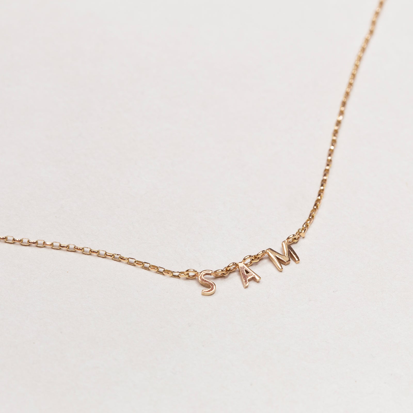 Spaced Connect Name Necklace "SAM"