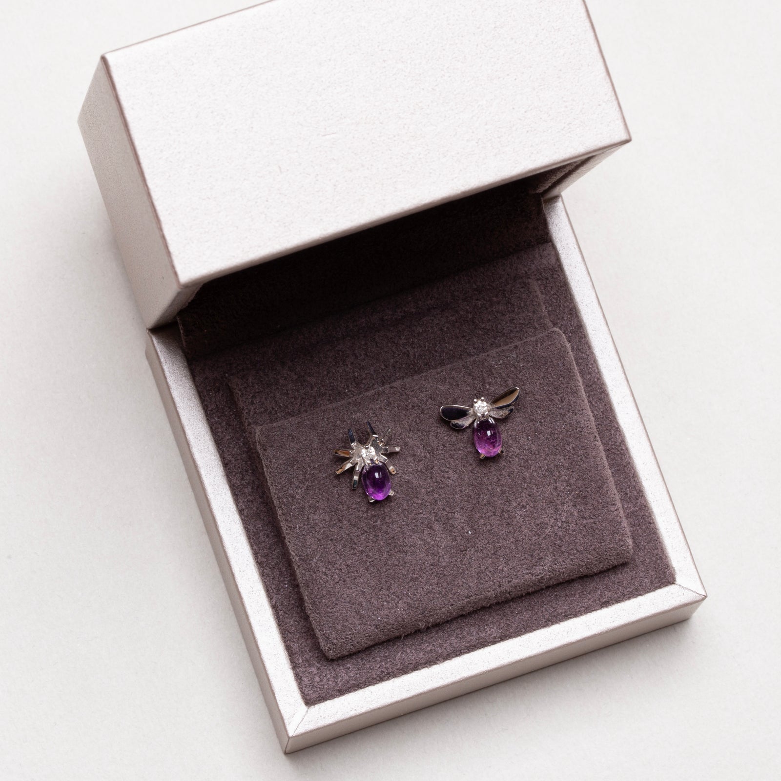 Vintage Chaumet White Gold Stud Earrings with Diamond and Amethyst