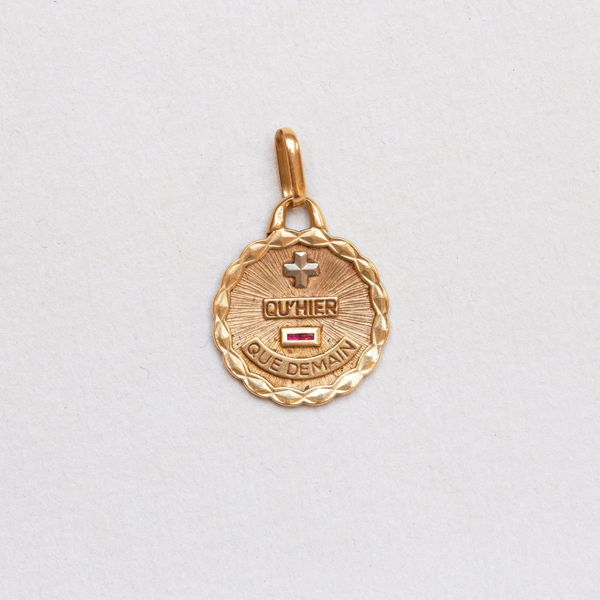 Vintage 18ct Gold Pendant with Rubies