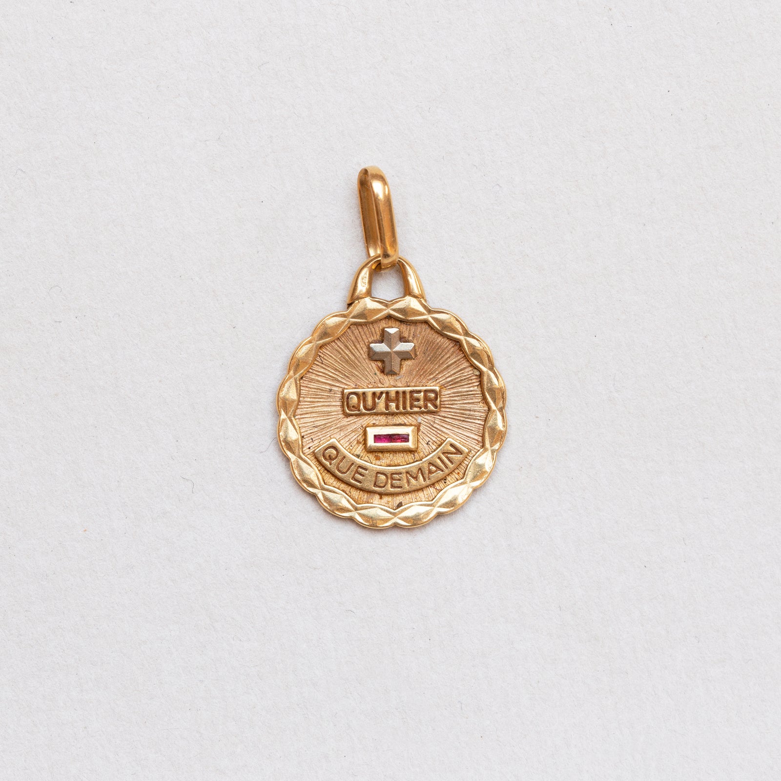 Vintage 18ct Gold Pendant with Rubies