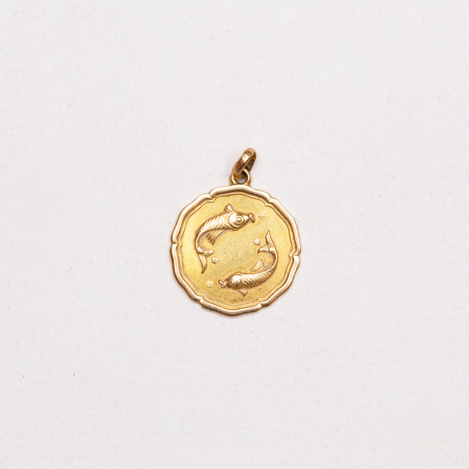 Vintage 18ct Gold Pisces Charm Pendant