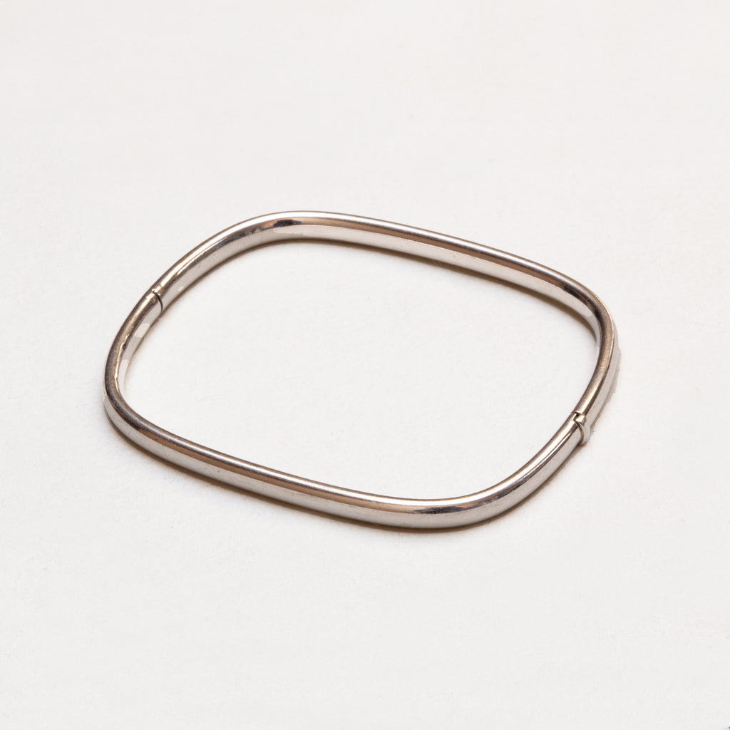 18ct White Gold Bangle Bracelet