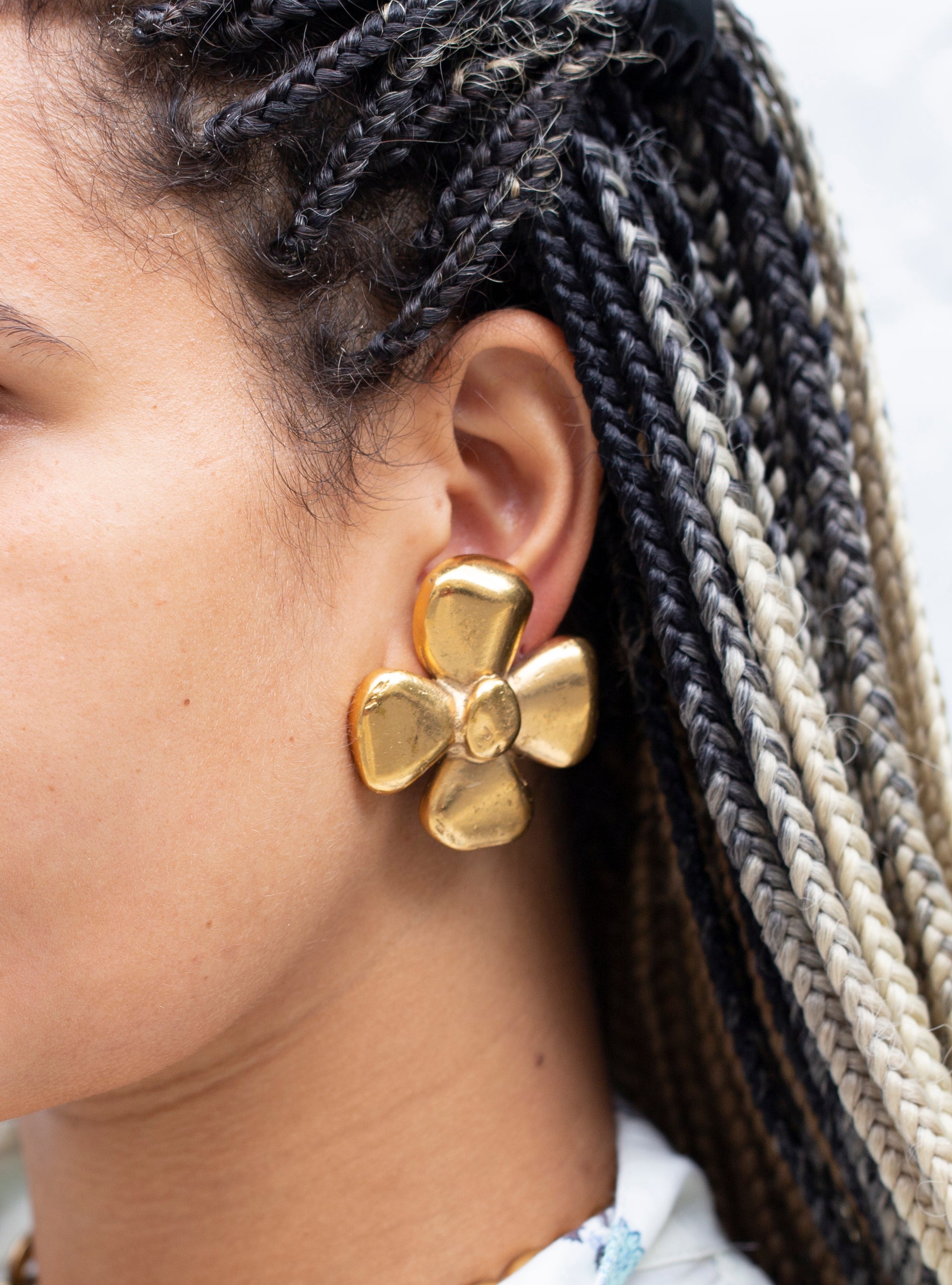 Vintage Gold Flower Clip-on Earrings