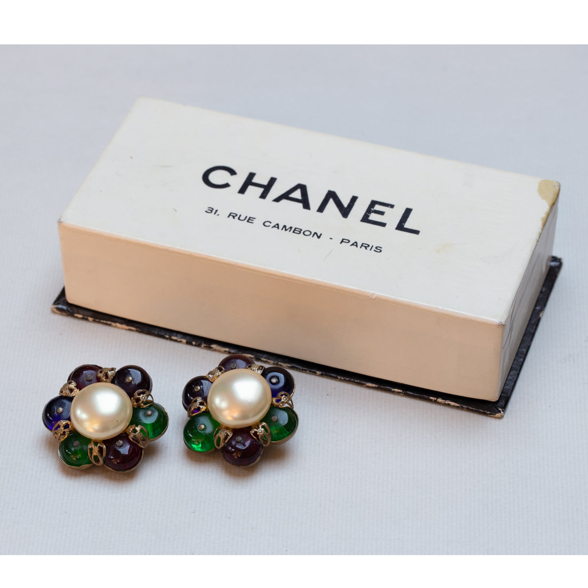 Vintage Chanel Clip-on Earrings - felt