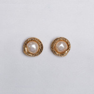 Vintage Chanel Gold Clip-on Earrings with Pearls