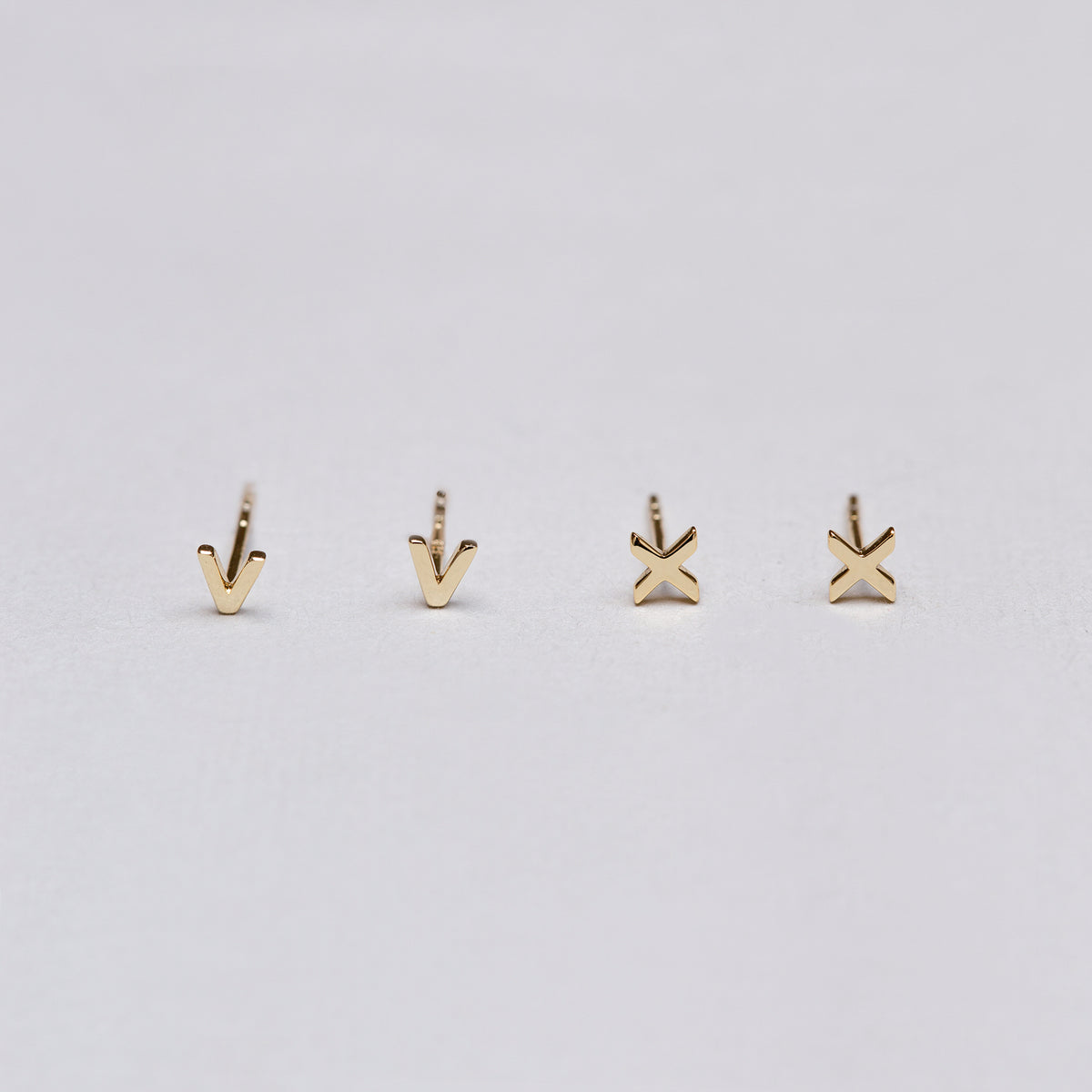 V and X Gold-plated Silver Stud Earrings