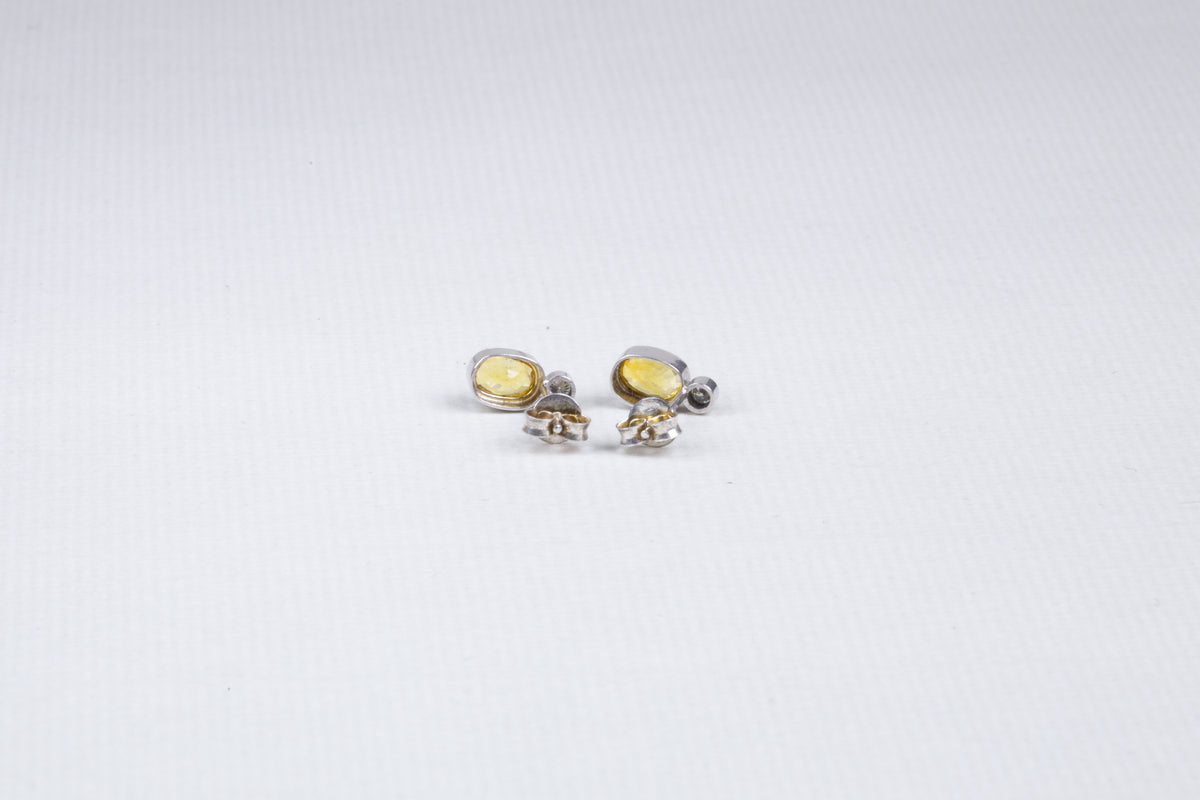 Vintage White Gold Earrings with Diamond and Yellow Sapphire