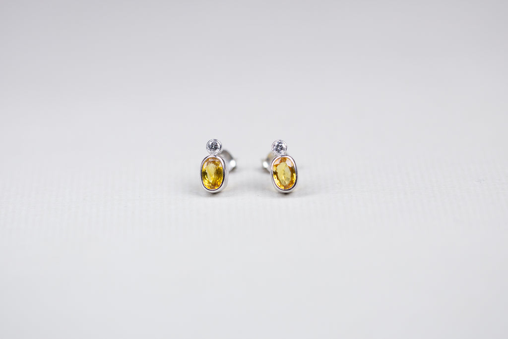 Vintage White Gold Earrings with Diamond and Yellow Sapphire
