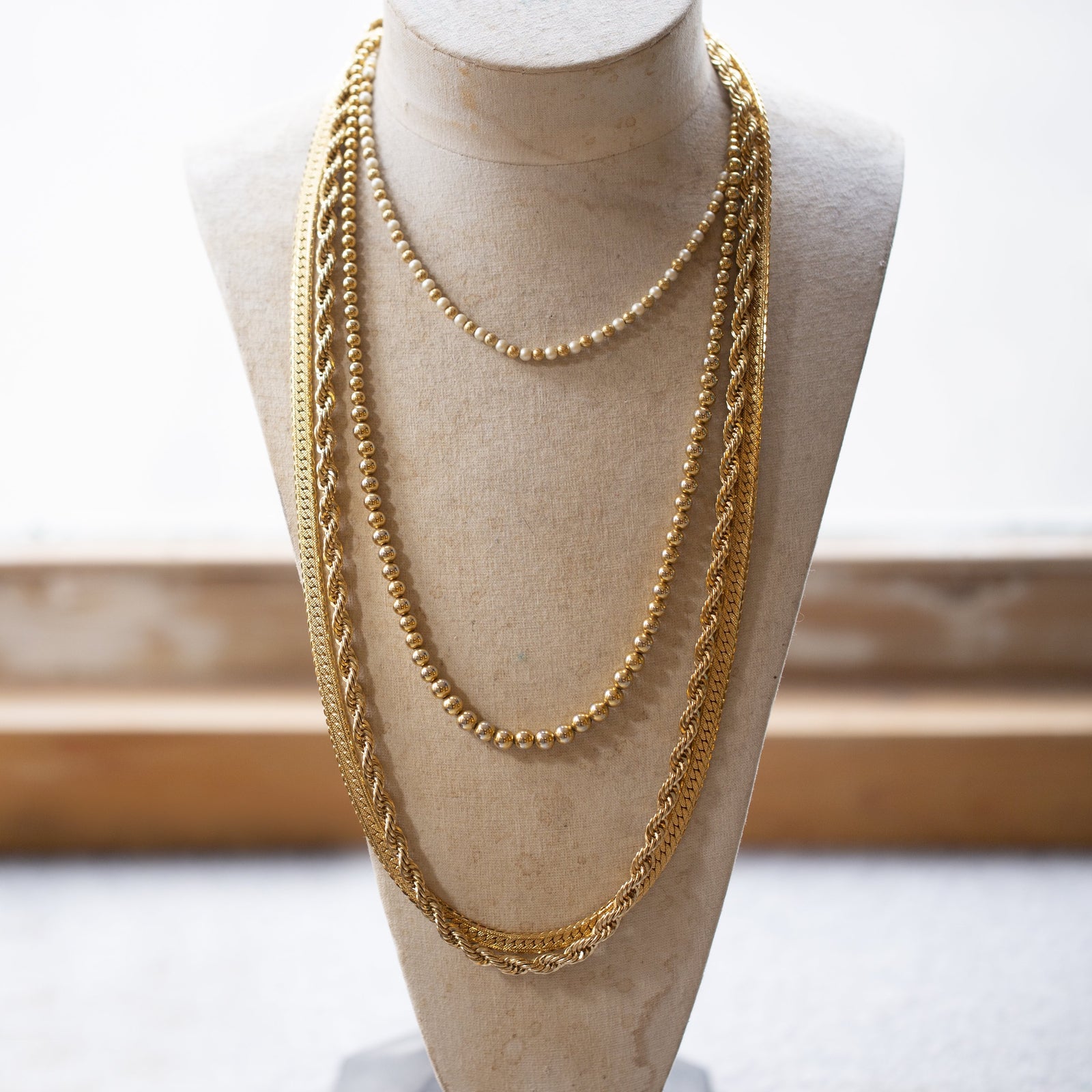 Gold Oval Necklace with Freshwater Pearls | JEWELRY | Met Opera Shop