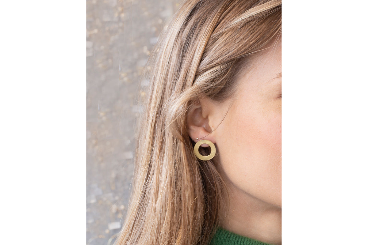 18ct Gold Single Link Stud Earrings