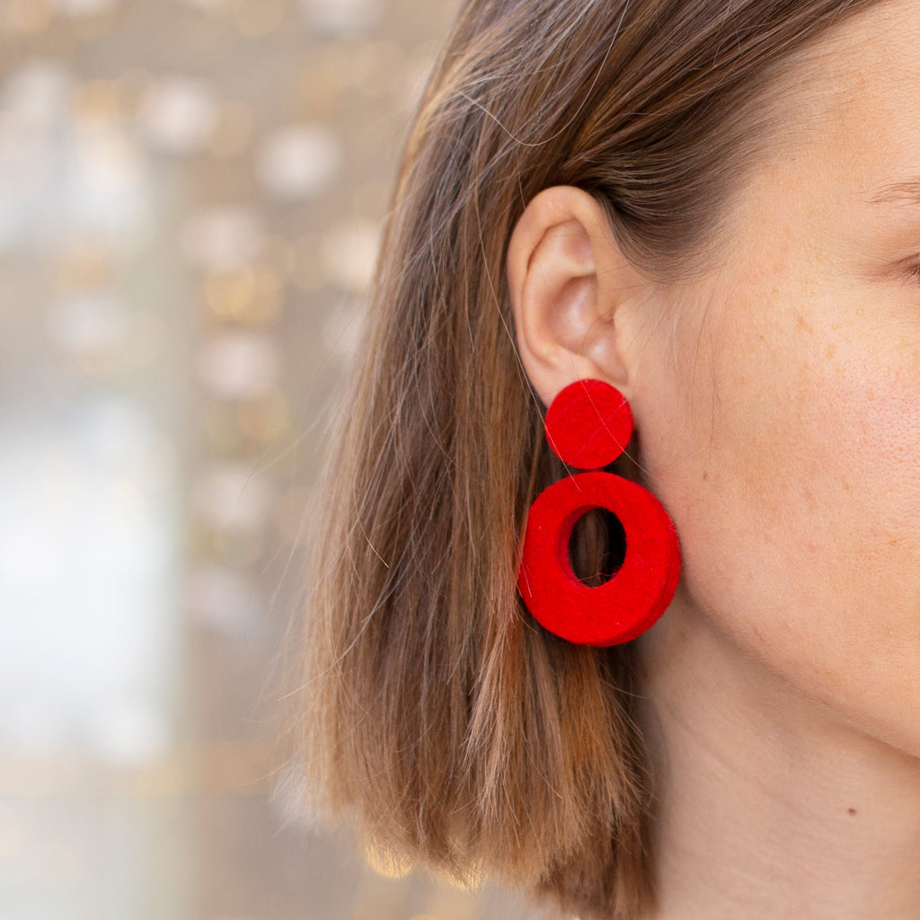 Felt Circle Stud Earrings [Blue/Red/Green]