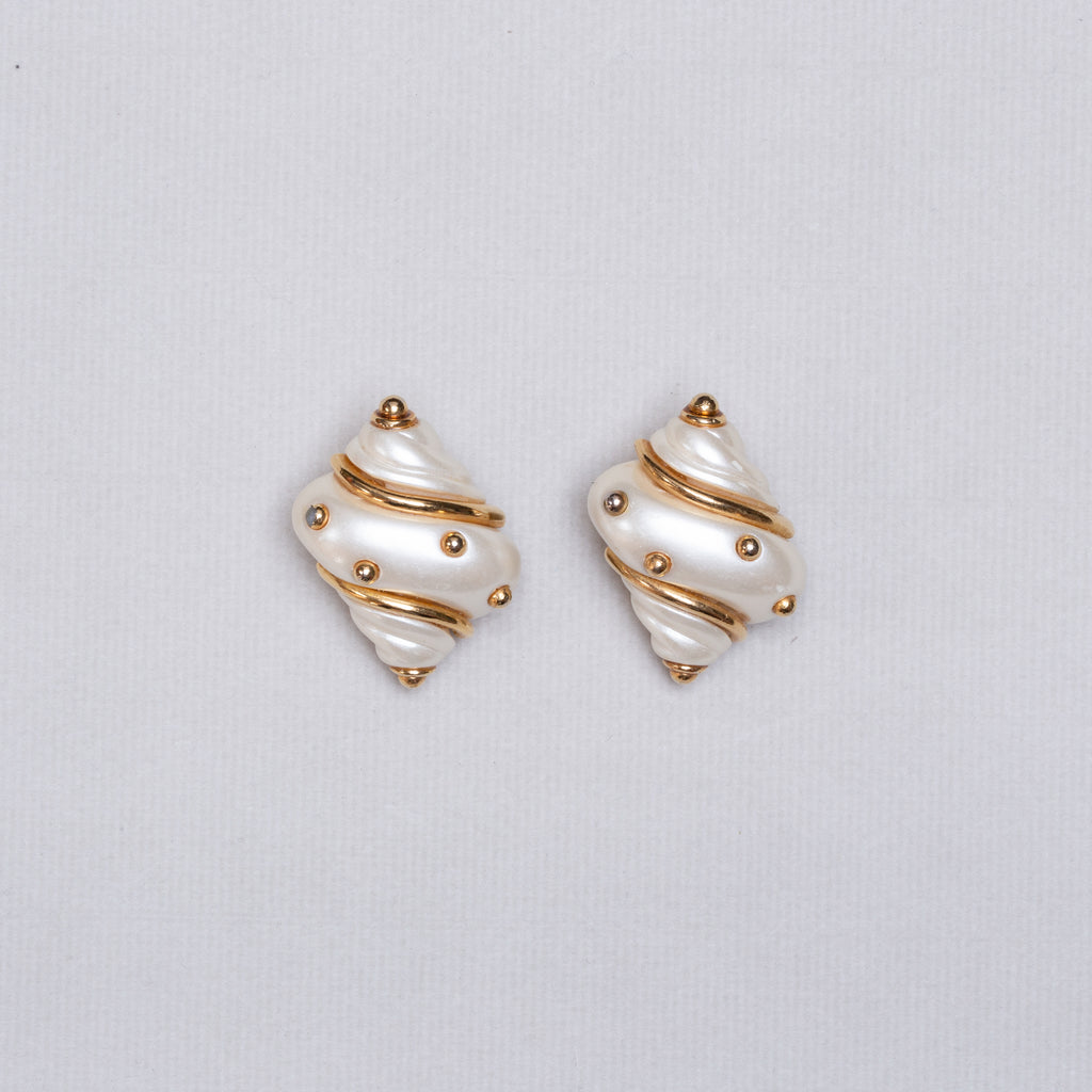 Vintage Shell Clip-on Earrings