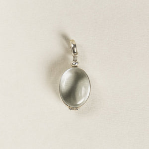 also available on feltlondon.com is an oval version of the round locket